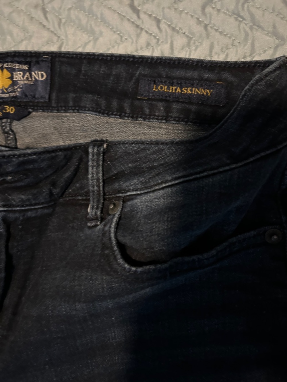 Lucky Brand Women’s Straight Leg Jeans in Light, Medium and Dark Blue. 3 pairs - Picture 3 of 11